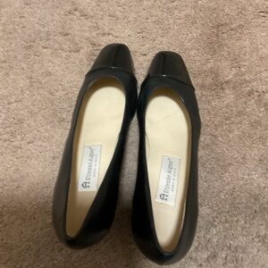 Etienne Aigner Black Leather/Patent Leather Strada Pump Size 9M